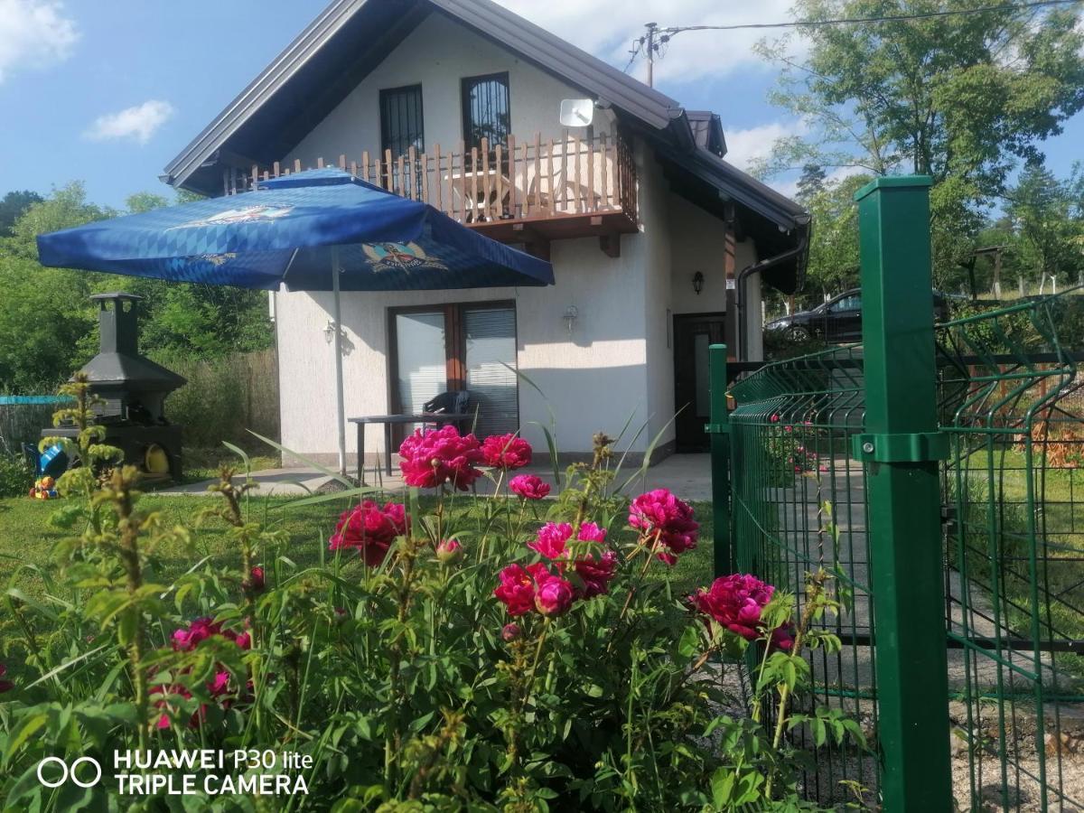 Asja Guest House Lukavac Exteriér fotografie